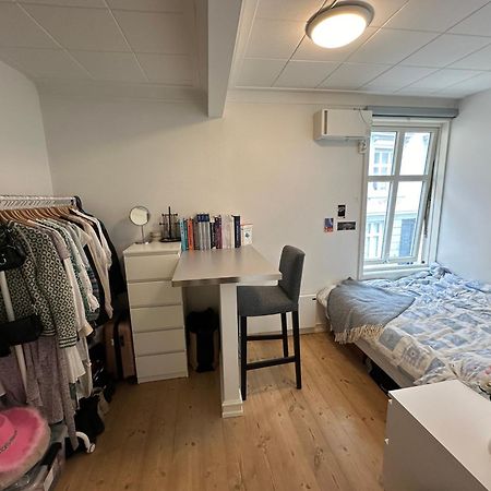 Sjarmerende Bolig Like Ved Togstasjonen Lägenhet Bergen Exteriör bild